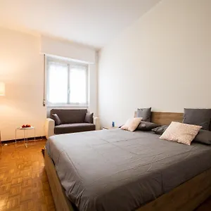 Milano-linate Self Check In & Free Parking , Milano Italia